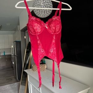 Corset with garter